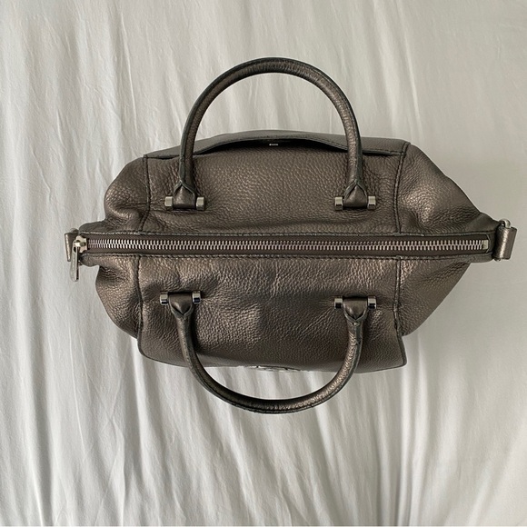 ⭐️HOST PICK⭐️ Michael Kors Metallic Hobo Bag - Picture 8 of 16